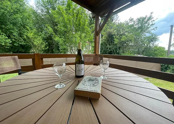 Mura Voelgye Vendeghaz アパート *